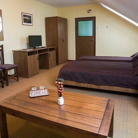 Camere De Inchiriat Hatuica Bagian luar foto