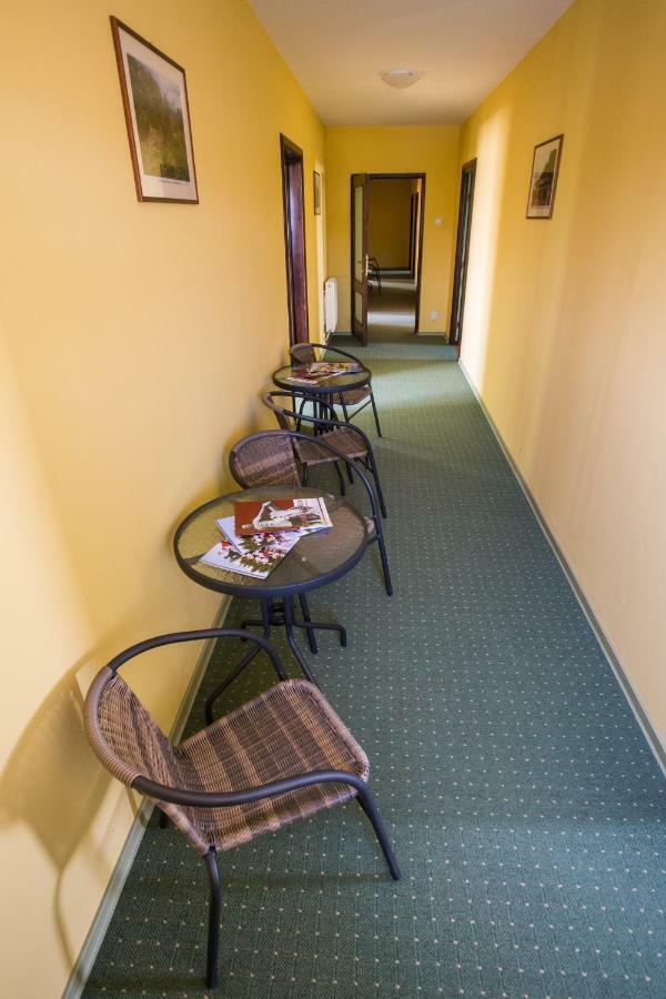 Camere De Inchiriat Hatuica Bagian luar foto