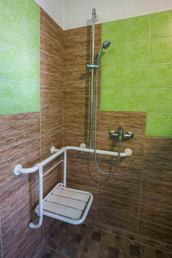 Camere De Inchiriat Hatuica Bagian luar foto
